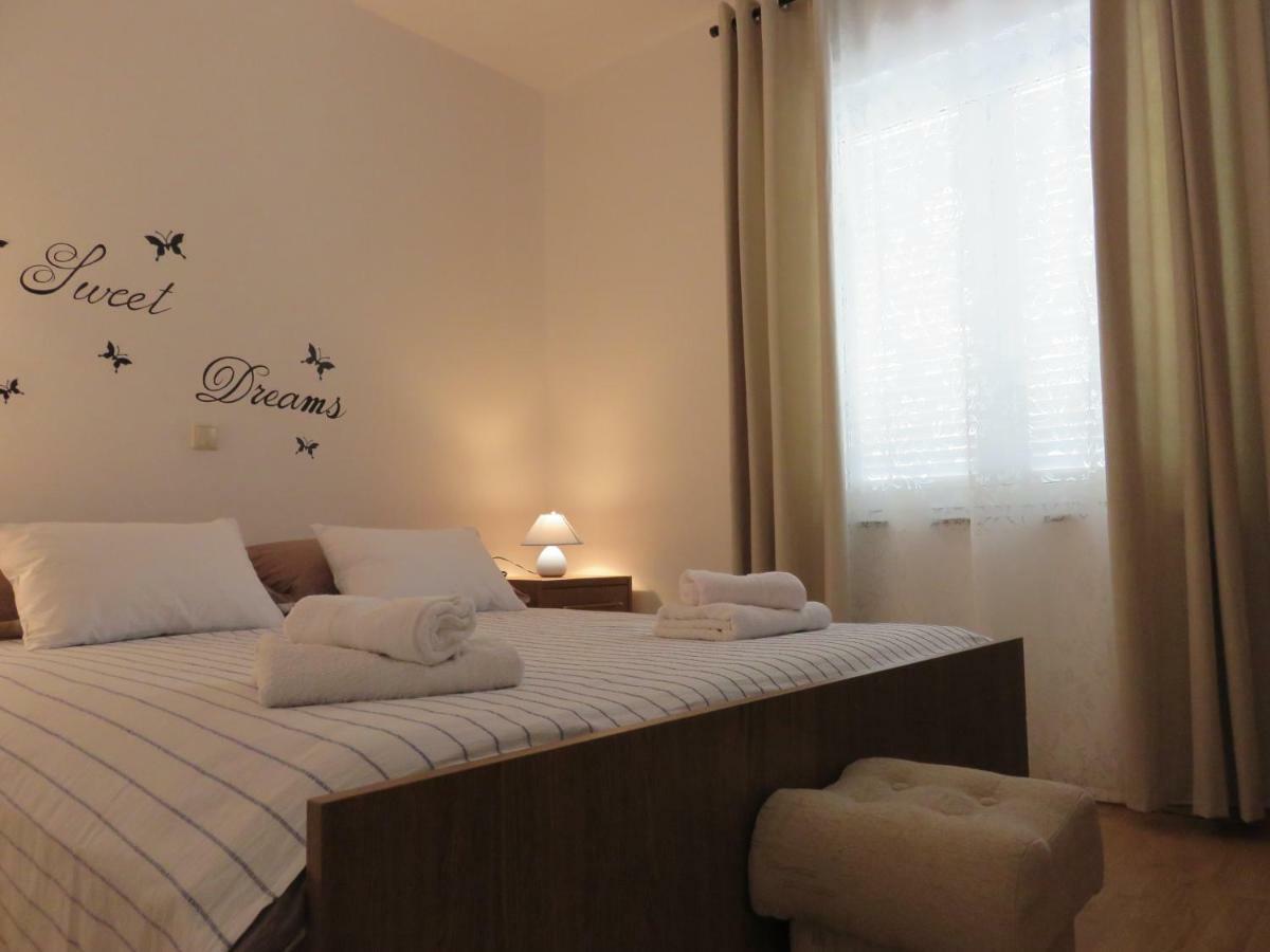 Apartments Casper Novi Vinodolski Eksteriør billede